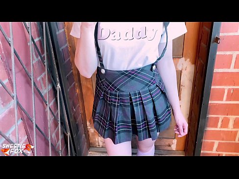 ❤️ Schoolgirl Sucks a dick gu domhainn agus fucks an àite clasaichean. ❤  Pornografach  leinn  ❌️