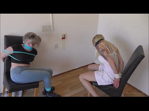 ❤️ Tràilleach / ceangailte agus gagged / nighean ann an àmhghar ❤  Pornografach  leinn  ❌️