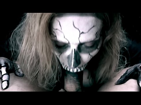❤️ Demon nighean sucking cock le a beul dubh agus slugadh cum. ❤  Pornografach  leinn  ❌️